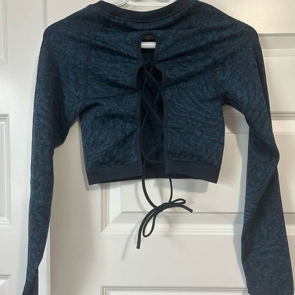 Gymshark Adapt Animal Seamless Lace Up Back Crop Top - Picture 4 of 8